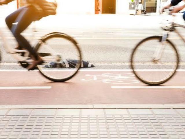 De bicicleta ou a pé?