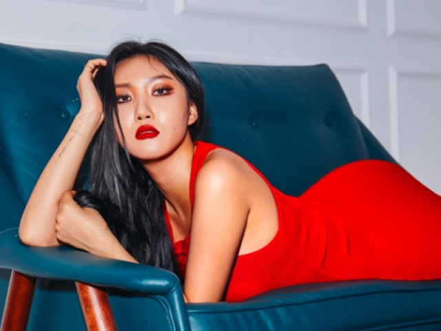 Hwasa-Mamamoo