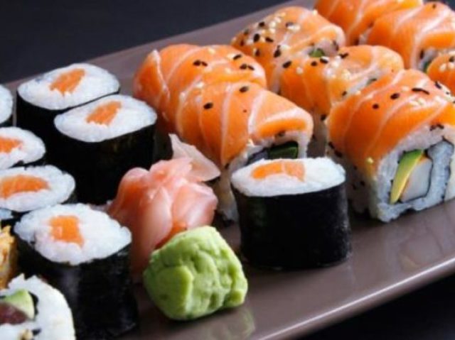 SUSHI. É CLARO!!!