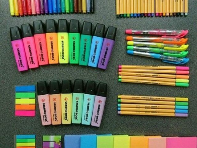 Material escolar neon! 🌟