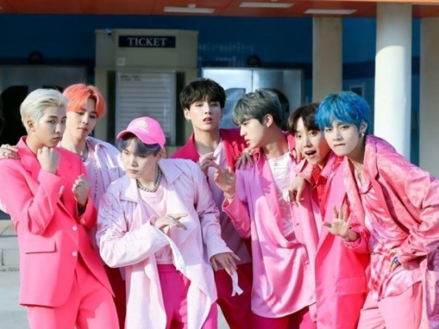 BTS-Boy Whit Luv