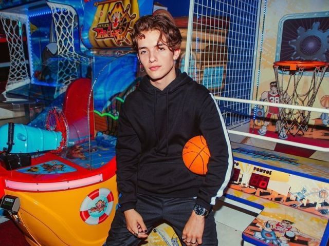 Você conhece o Noah Urrea ?