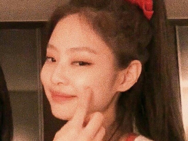 Jennie (Black Pink)