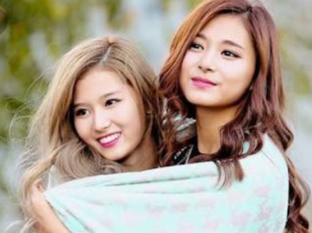 SANA & TZUYU