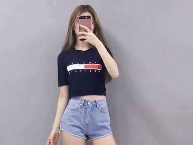 Blusa e shorts