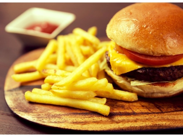 O clássico Hamburguer com fritas