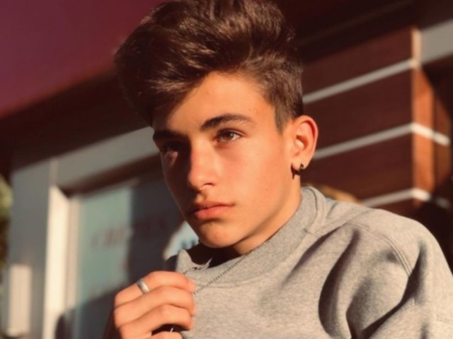 Príncipe Mark- sabe cantar e ama dançar, seu sonho é ter uma grande família
Altura: 1,68