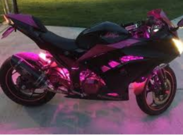 Moto Pink...ai ai a moto é muito perigosa,mais é com vc agora.