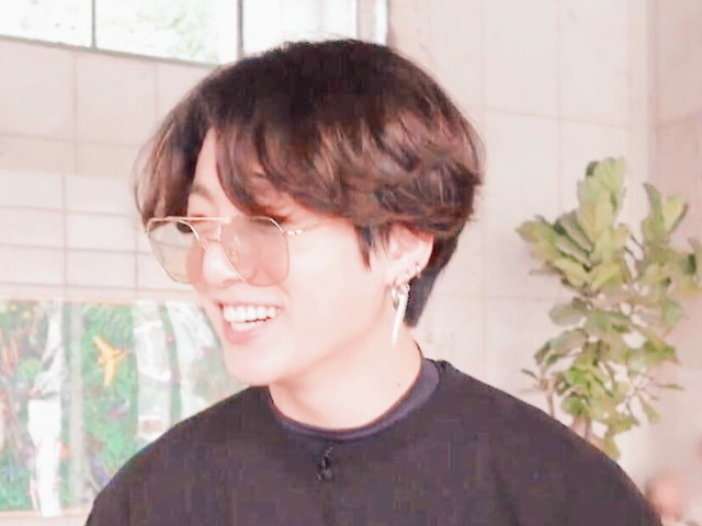 ↘jeon jungkook.