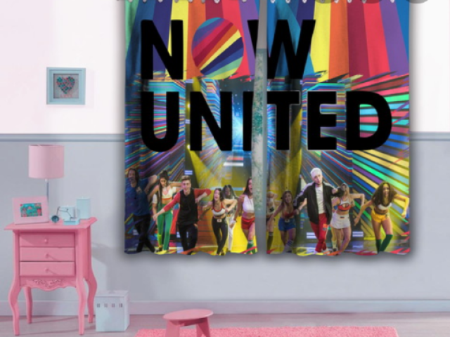 Uma janela com a cortina do now united?Parece que foi feito pra mim!