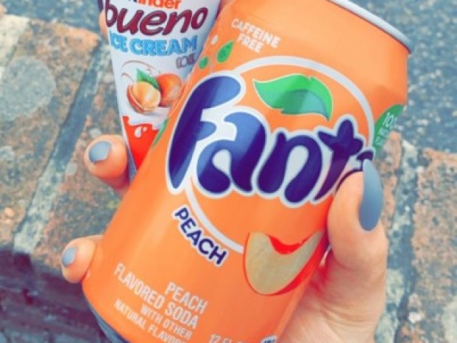 Fanta! ( NN LIGUEM PARA AQUELE CHOCOLATE DO LADO KKKKK)