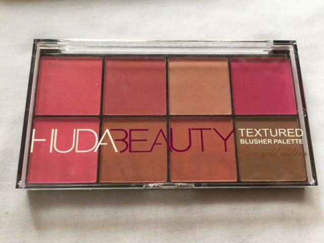 BLush huda beauty