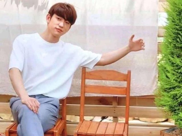 Jeon Soo ah
Jinyoung me representando kkk q tristeza