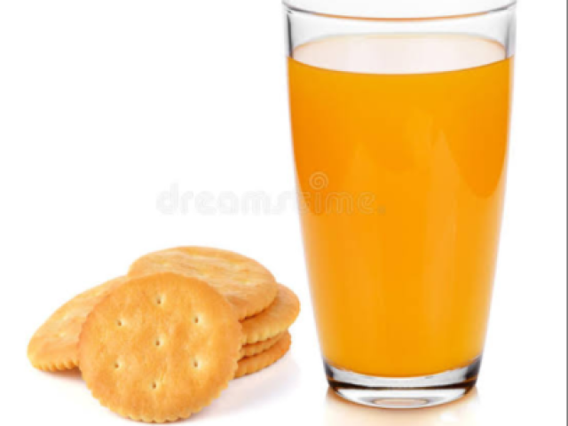 Suco com biscoito