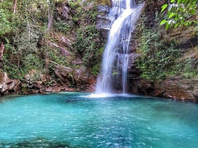 Para a cachoeira, bem perto da cidade