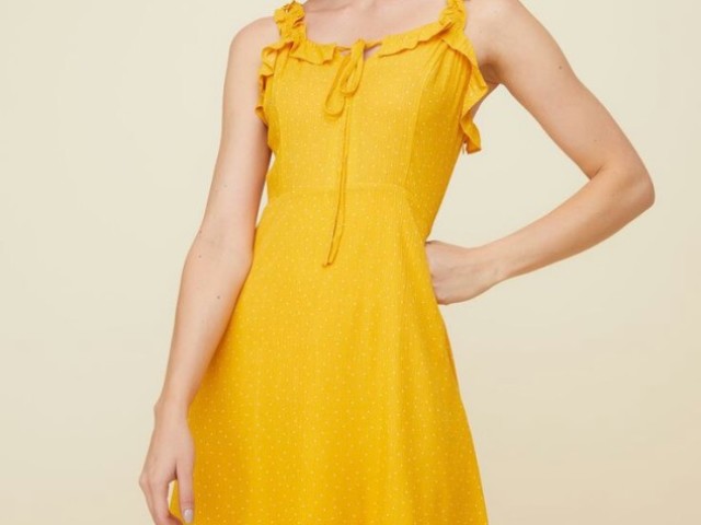 Um vestido amarelo