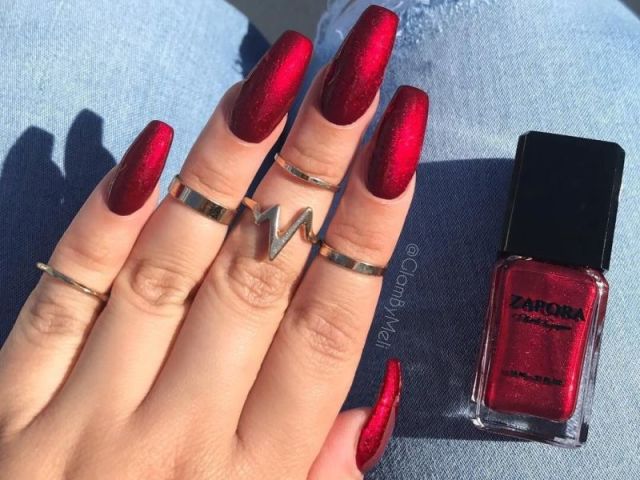 Vermelho(não ligue para o esmalte)