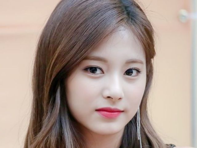 tzuyu é muito linda senhor