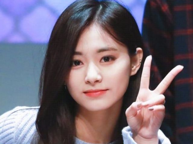 Tzuyu.