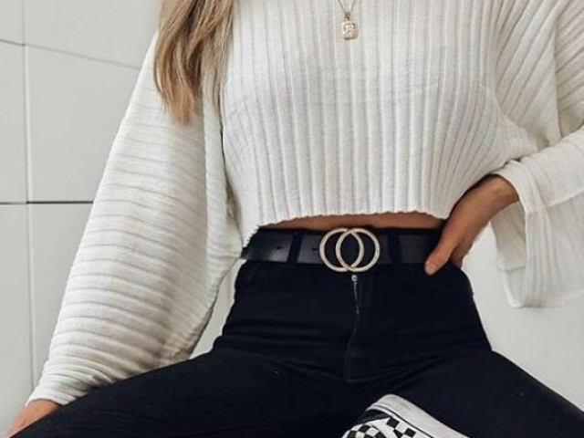 Essa daqui
Dá pra ver o look completo.