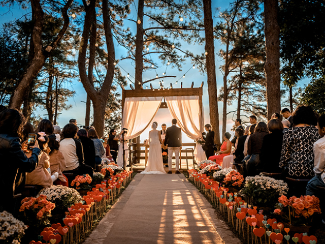 Maria se casou com José e viveu feliz pra sempe