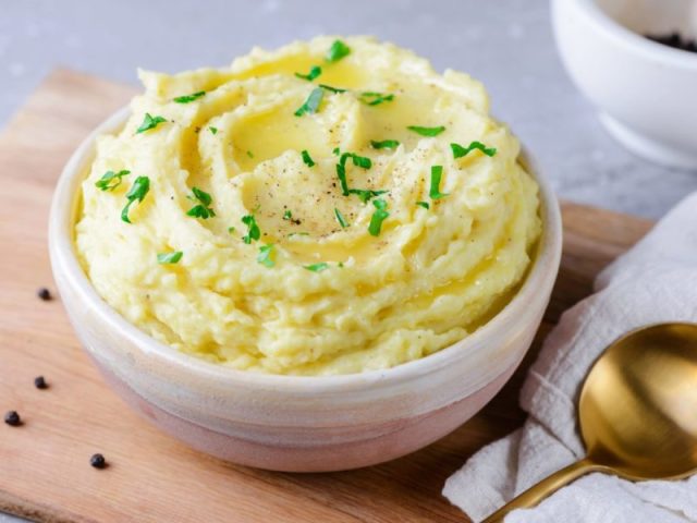 Purê de Batatas (Mashed Potatoes)