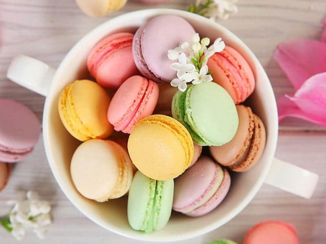 MACARON