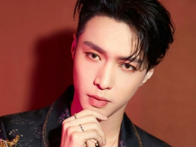 Lay Zhang