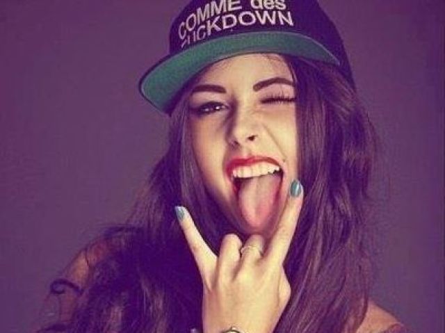 Complicada e perfeitinha, essa sou eu! Gostou de mim? Então chega junto! Não gostou? PACIÊNCIA, não tô aqui para agradar a todos né?!
#MulherDeFases 😜🤘