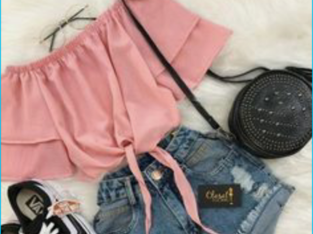 Blusa de manga caĂda e um short