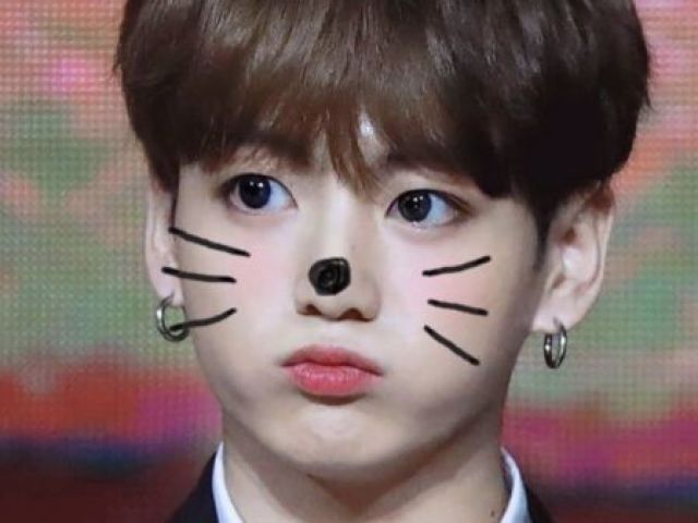 este coelhinho que se chama Jeon Jungkook (jungkook ou coelinho da pascoa dos sonhos de cada army)