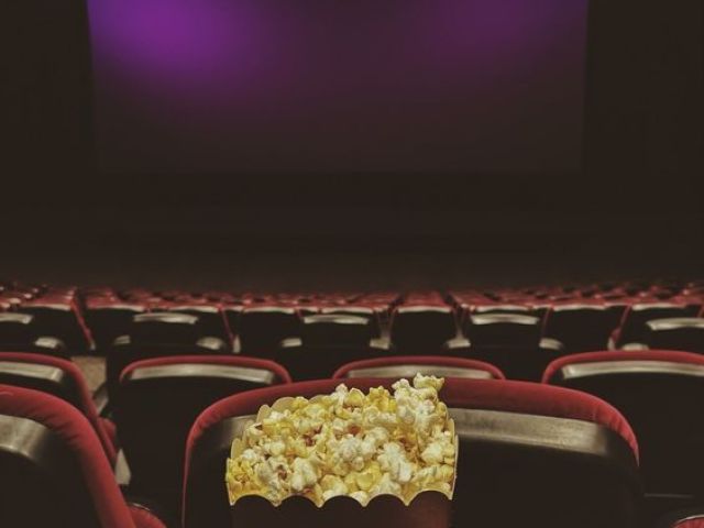 IR AO CINEMA