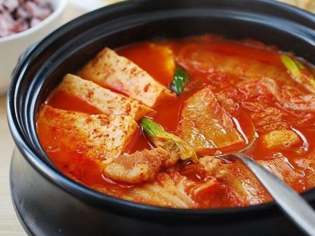 Kimchi jjigae