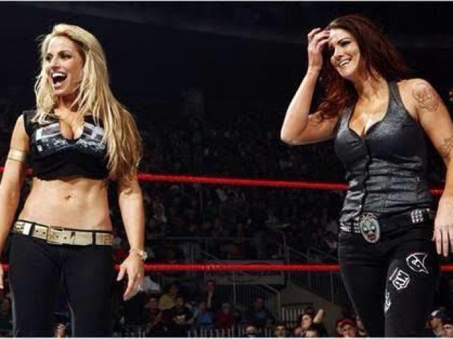 Lita vs Trish Stratus