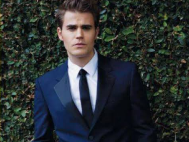 Stefan Salvatore
( Diário de um vampiro)