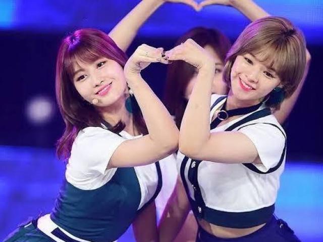 Jeongyeon e Momo