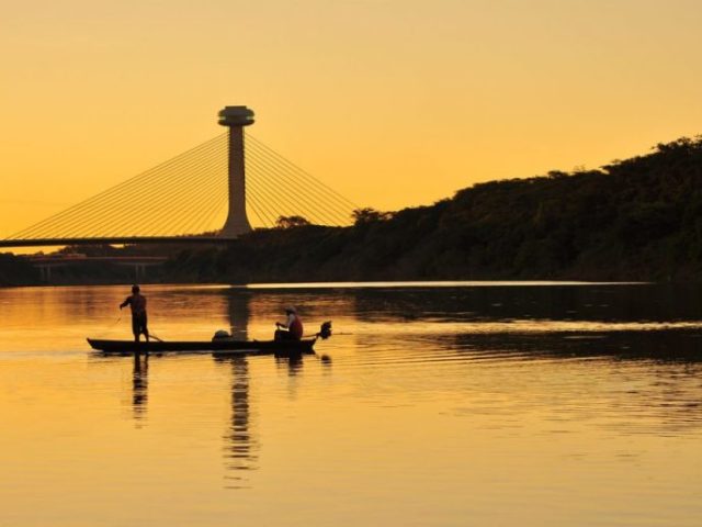 Es conocida como la "ciudad mesopotámica" porque se encuentra entre dos río