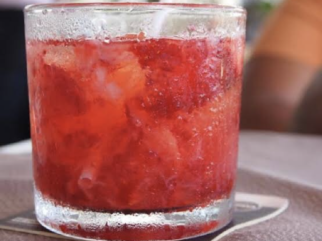 Caipirinha de morango