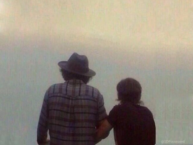 Louis e Harry.
Louis.