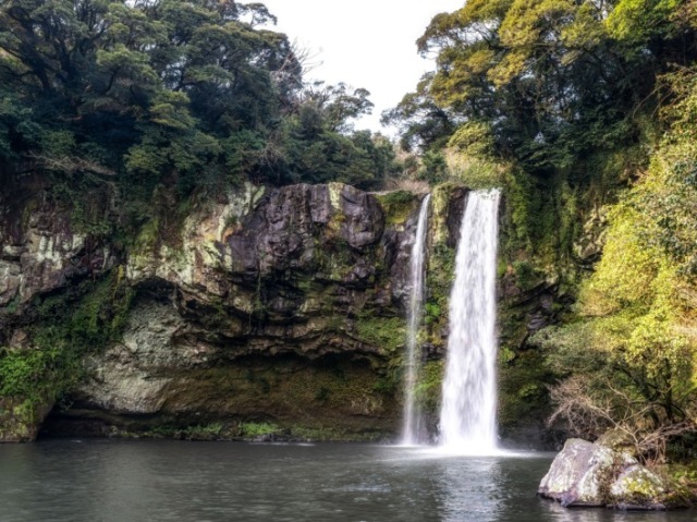 Cheonjiyeon Waterfall