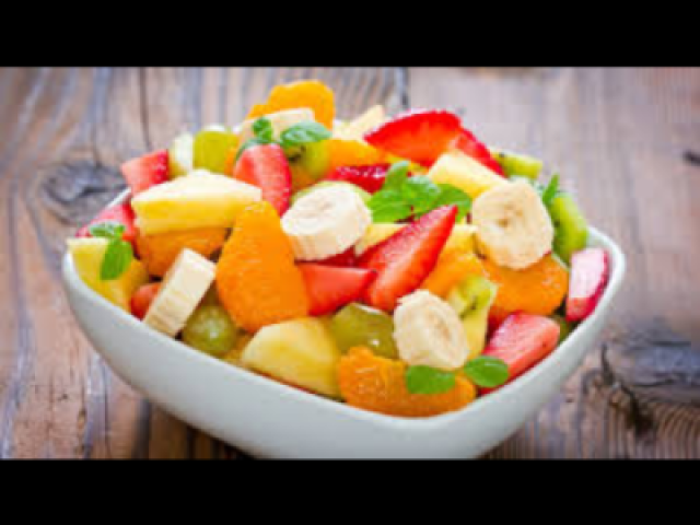 Uma salada de frutas pra começar o dia bem saudável !