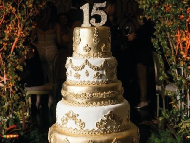 Crie sua festa de 15 anos!