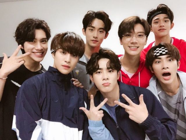 Monte seu look e descubra quem do WayV te convidaria para sair!