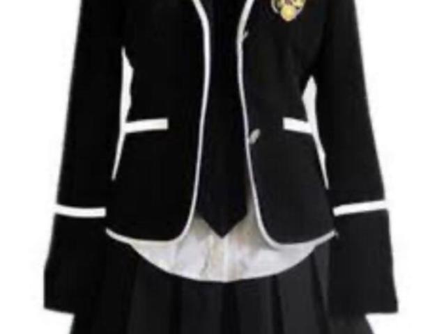 Um uniforme bagunçado da sua escola