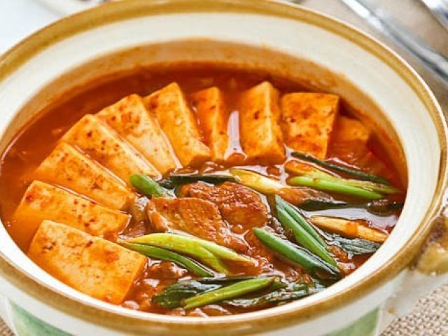 kimchi jjigae