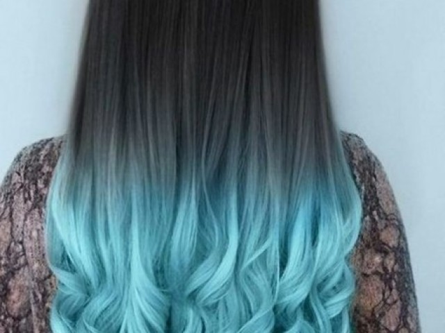 Cabelo azul nas pontas