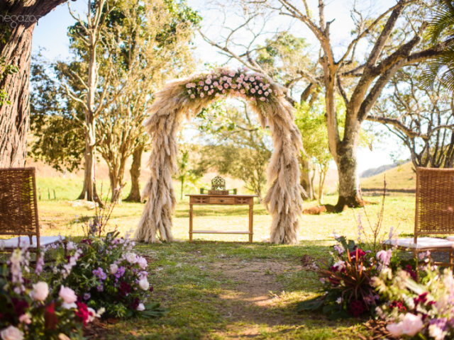 Casamento intimista e rústico