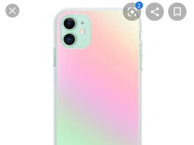 Um iPhone 11 com a capinha colorida