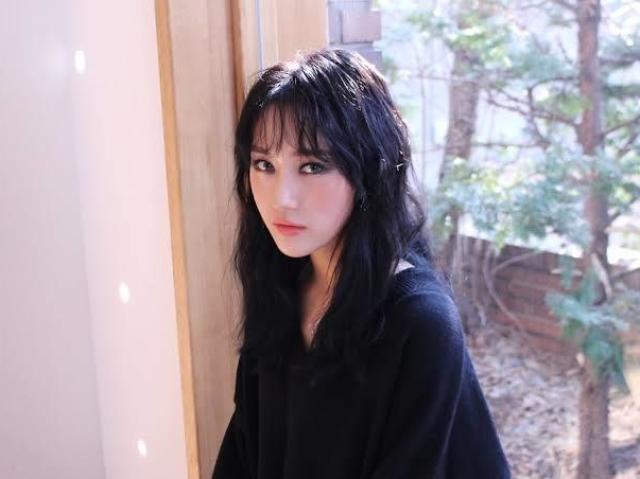 Siyeon.