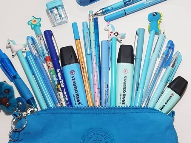 Seu material escolar é azul!